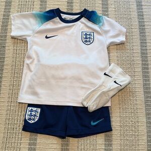 Nike 3 Lions Soccer Kit 24-36 Months